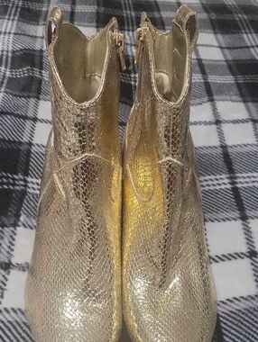 Guess Gold Metallic Textured Ankle Booties "BRAND NEW" 7.5